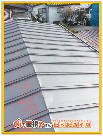 岡谷市屋根現調　塗膜剥がれ